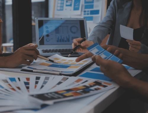 Como Empresas de Comunicação Visual Podem Criar Linhas Próprias de Produtos com Autoadesivos